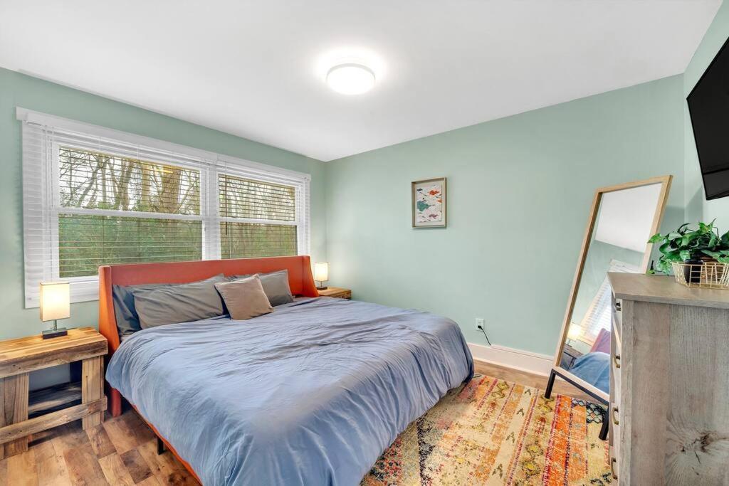 2br Condo~ Relax Or Work Remotely With A+ Location
