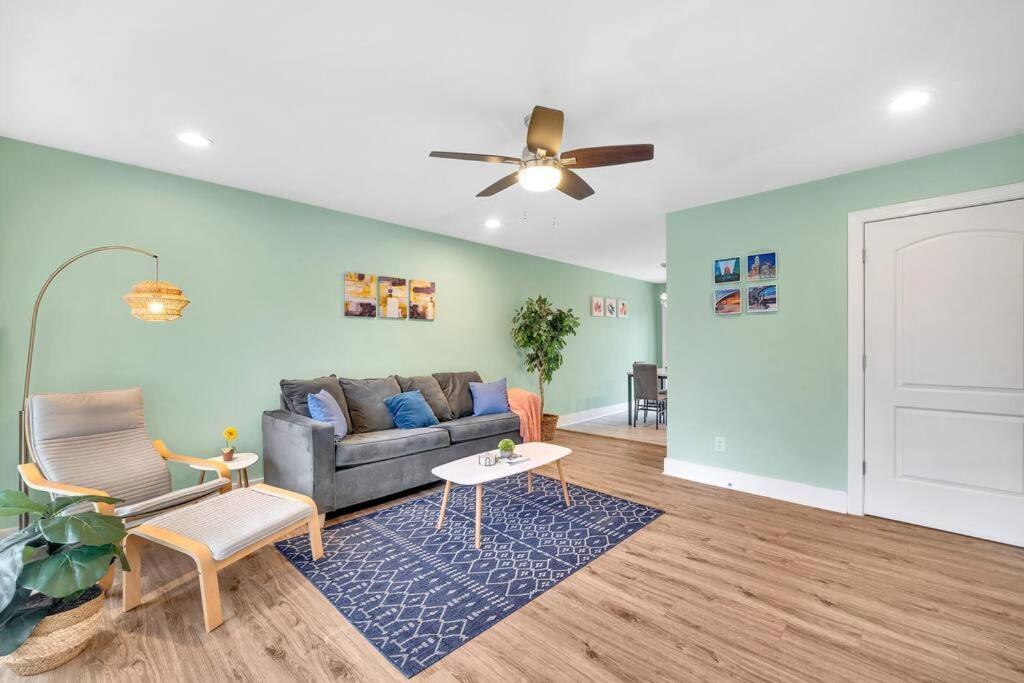 2br Condo~ Relax Or Work Remotely With A+ Location *