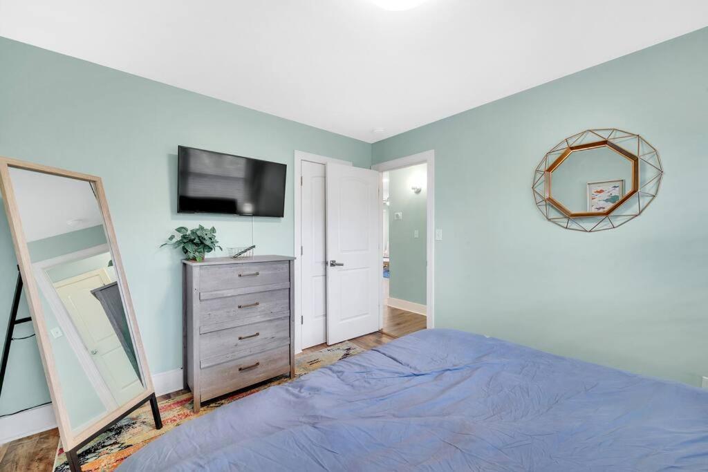 2br Condo~ Relax Or Work Remotely With A+ Location * Charlotte